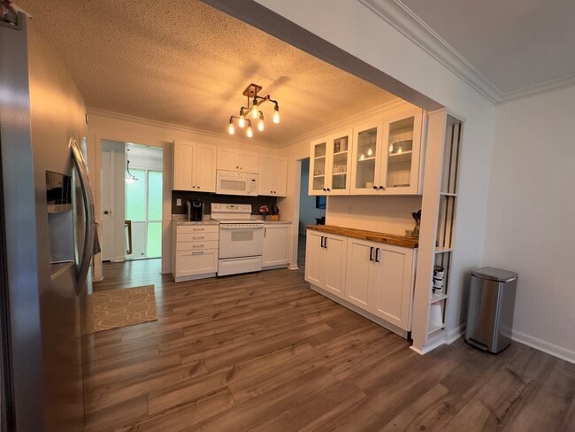 Photo - 10412 Pinedale Dr House