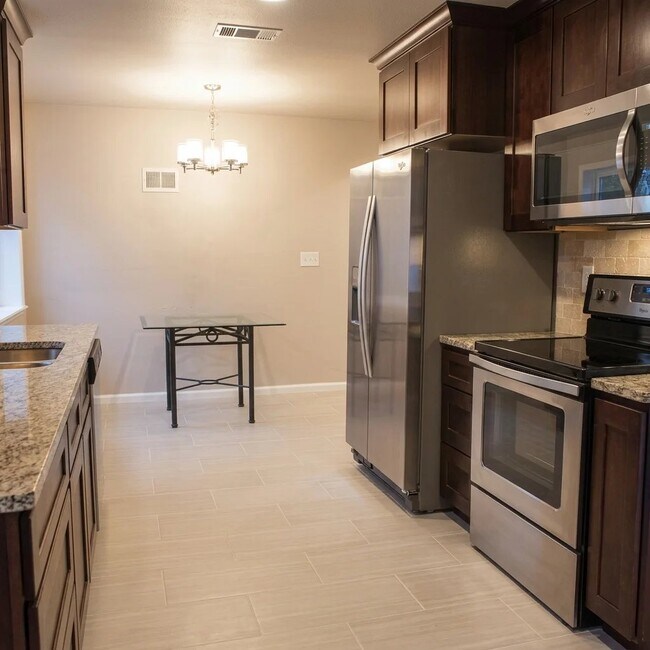 Foto del edificio - 7739 N Raleigh St