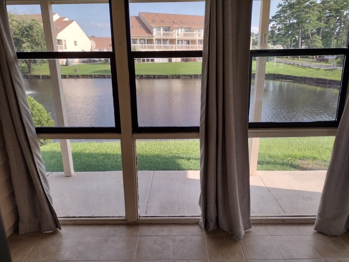 Building Photo - 510 Fairwood Lakes Dr