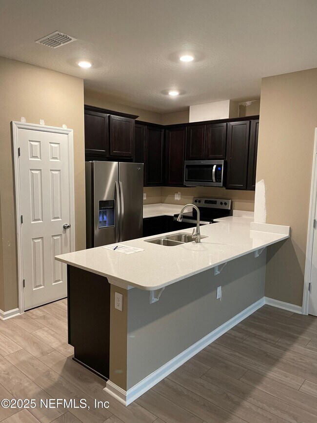 Foto del edificio - 99 Great Star Ct