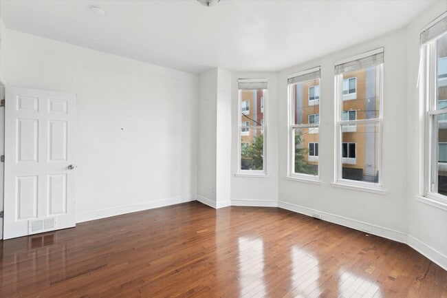 Foto del edificio - 1539 Cecil B. Moore Ave