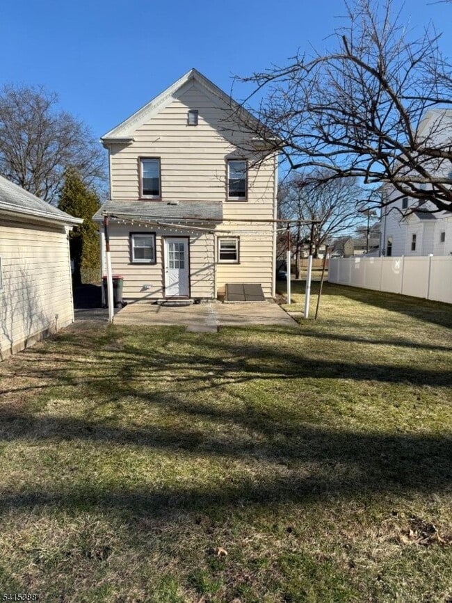 Building Photo - 610 Downer St