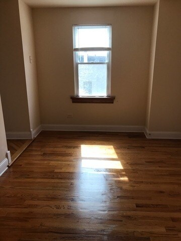 Foto del edificio - 1326 N Maplewood Ave