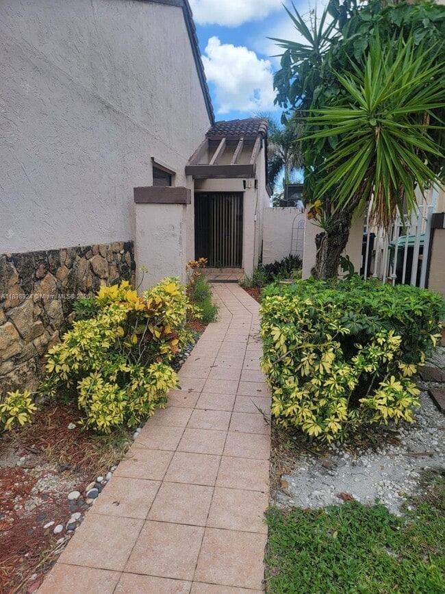 Building Photo - 17544 NW 63rd Ct