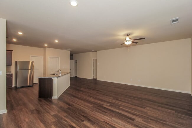 Building Photo - 108 Brook Dr