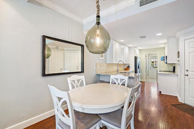 Foto del edificio - 3239 E Community Dr