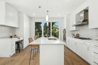 Building Photo - Harrison Grand