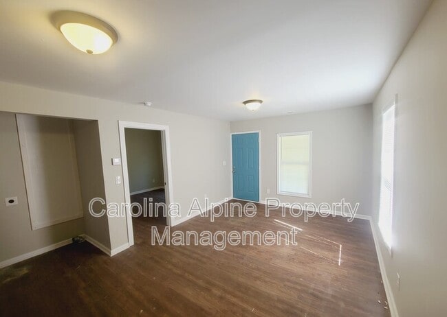 Building Photo - 1107 Brown Summit Ave
