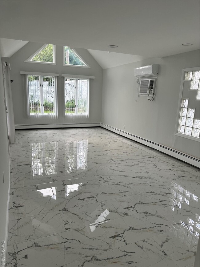 Foto del edificio - 173 Bloomingdale Rd