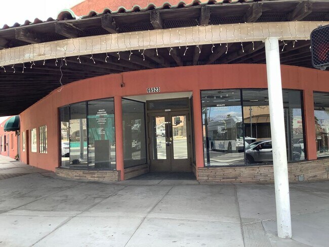 Foto del edificio - 66523 Pierson Blvd