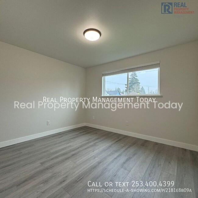 Foto del edificio - Remolded 2 bed and 1 bath duplex in Tacoma!