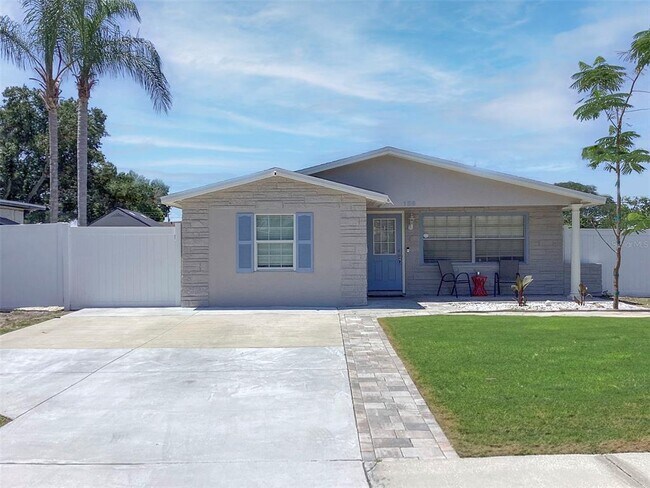 Building Photo - 136 80th Ave N