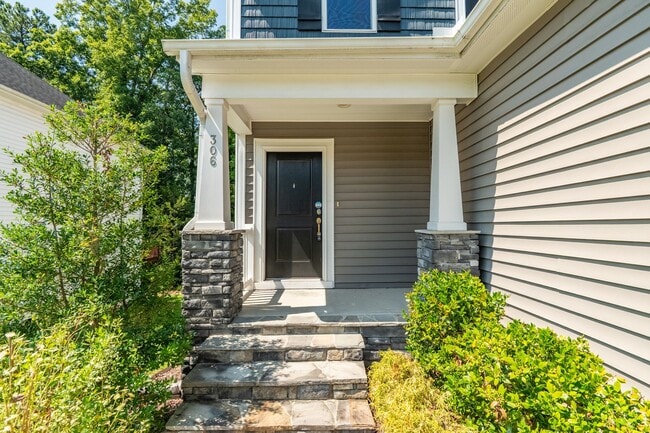 Building Photo - 306 Garden Walk Dr