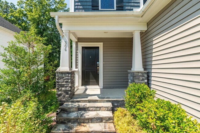 Foto del edificio - 306 Garden Walk Dr
