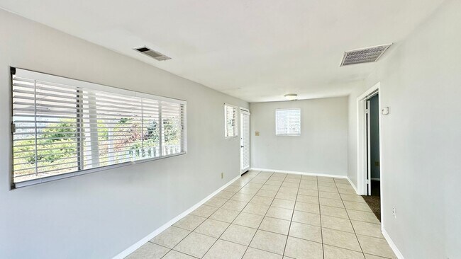 Building Photo - Beautiful completely detached single story...