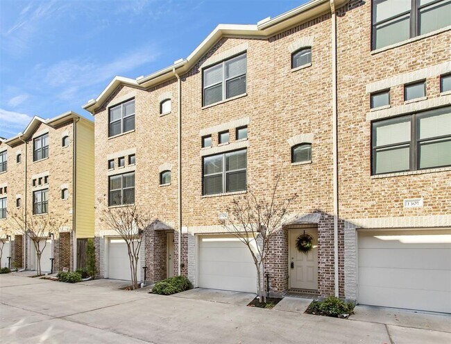 Building Photo - 2710 Hullsmith Dr