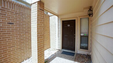 Building Photo - 2277 S Kirkwood Rd