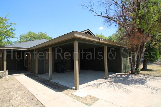 Building Photo - 1809 Elkins Ave