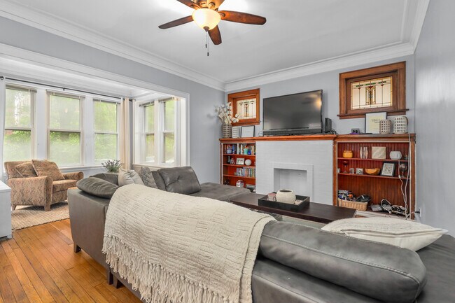 Foto del edificio - 5012 N Winchester Ave