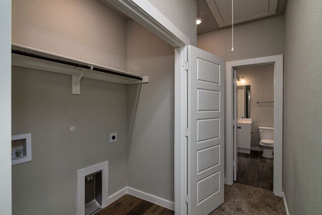 Foto del edificio - GORGEOUS 2 BEDROOM FOUR PLEX LOCATED IN MIDLOTHIAN ISD!