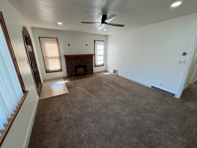 Foto del edificio - 2659 Brinker Ave