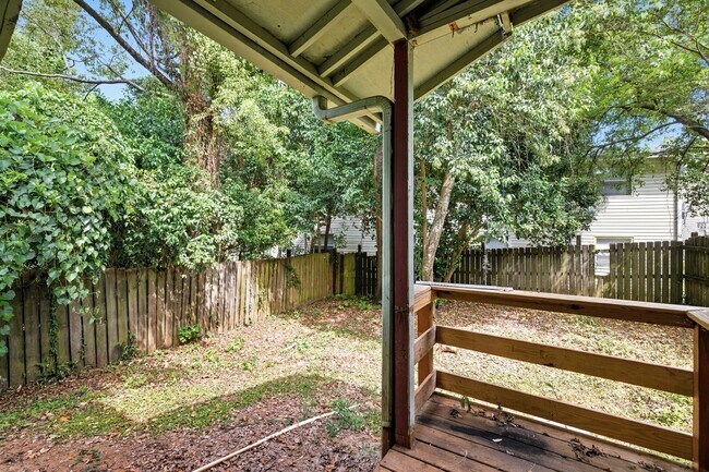 Building Photo - 243 Dalton Ct