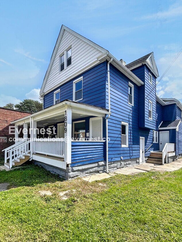 Primary Photo - 1809 Denison Ave