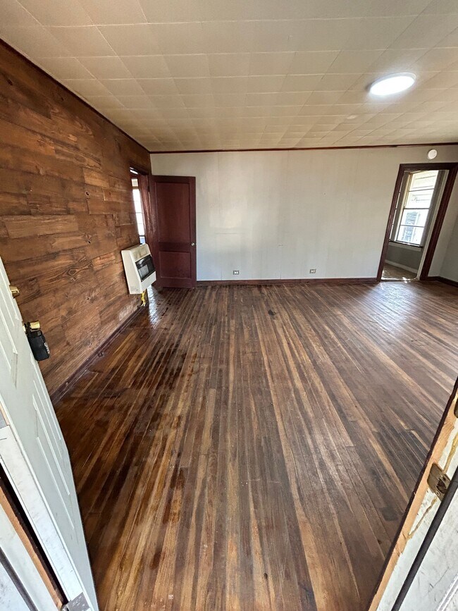 Foto del edificio - 102 E Charlotte Ave