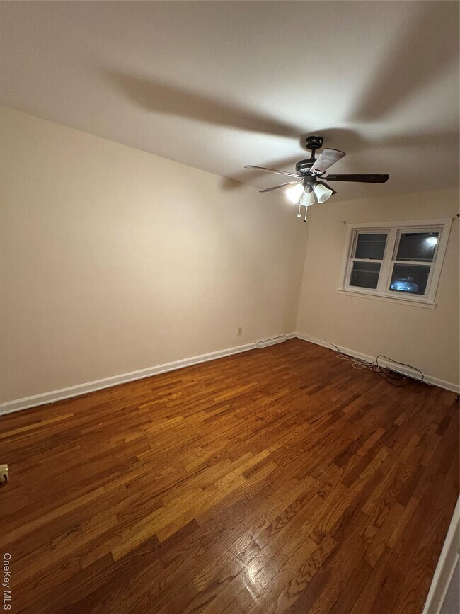 Foto del edificio - 3807 Laconia Ave