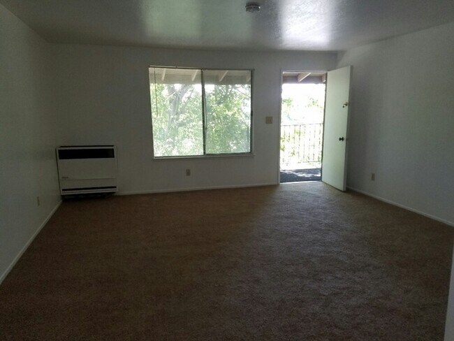 Building Photo - 2025 Wedekind Rd