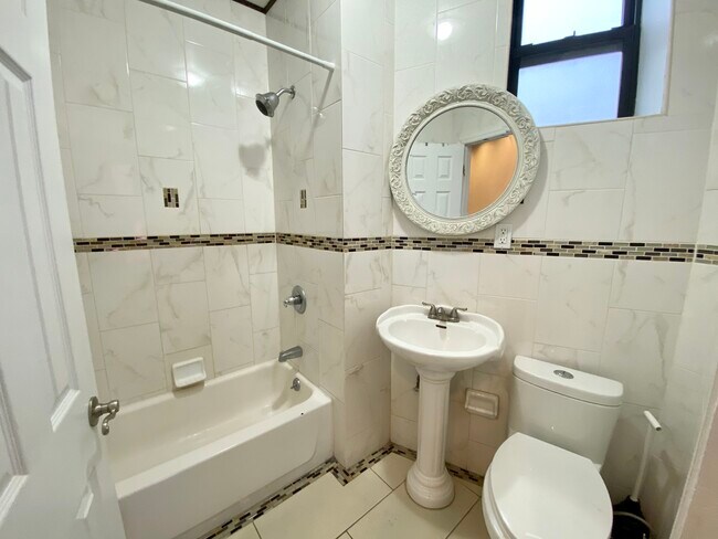 Foto del edificio - 920 Fulton St