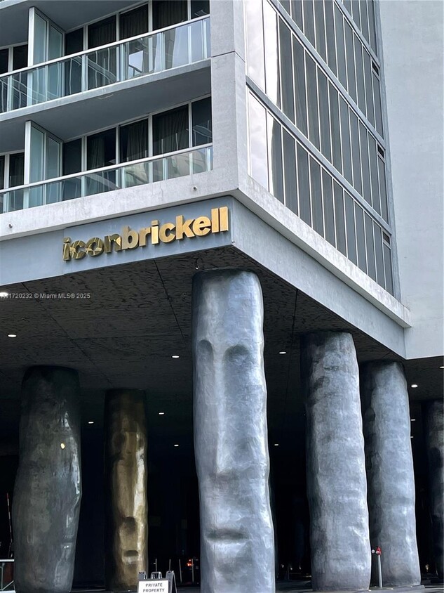 Foto del edificio - 475 Brickell Ave