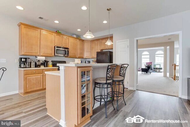 Foto del edificio - 2324 Forest Ridge Terrace