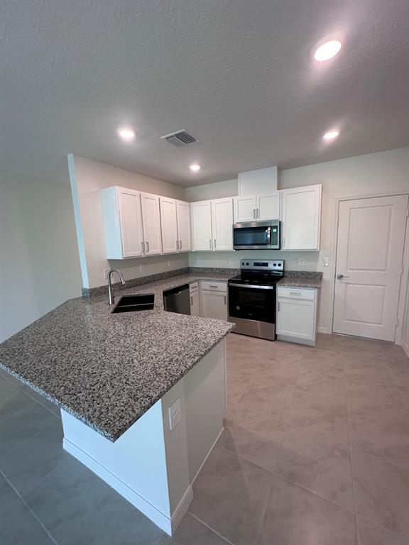 Building Photo - 788 Stoney Pointe Cir