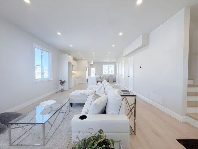 Building Photo - 26 Haight St