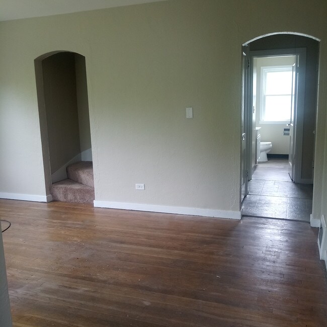 Building Photo - 914 169th St