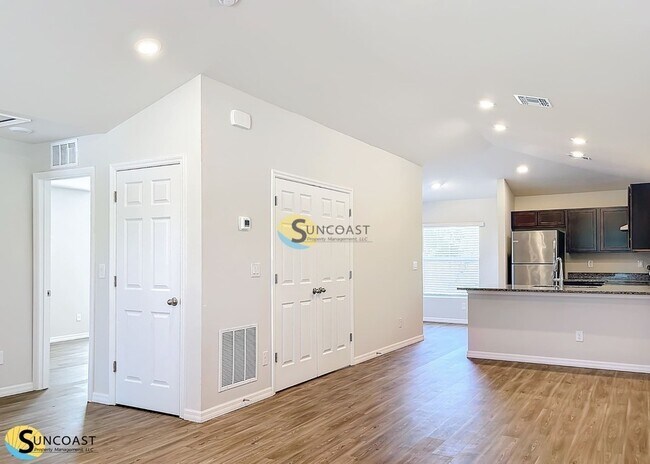 Foto del edificio - 11266 Pendleton Ave
