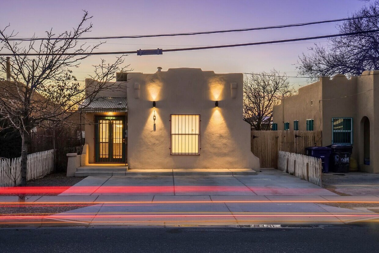 Foto principal - 1015 12th St NW