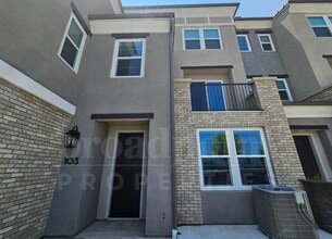 Building Photo - 1240 Sunrise View