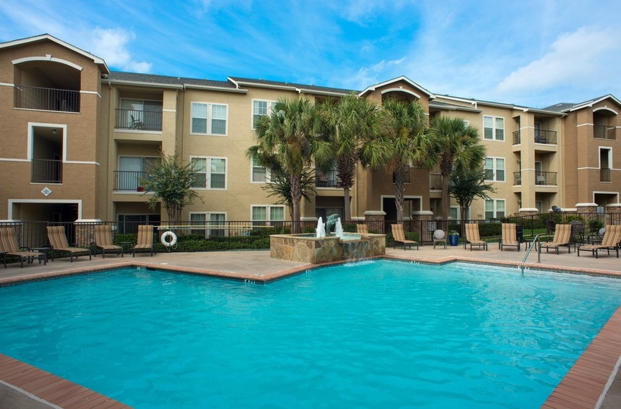 Palencia Apartment Homes Rentals Dallas, TX