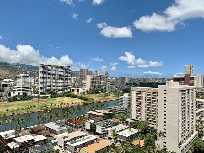 Building Photo - 1925 Kalakaua Ave