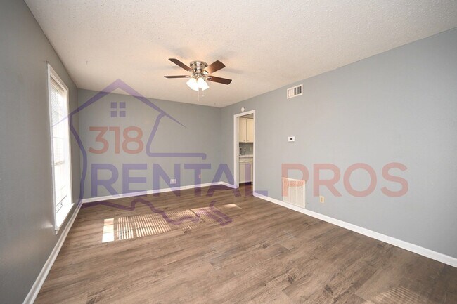 Building Photo - 2207 Lily Dr