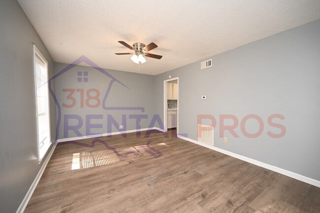 Building Photo - 2207/2209 Lily Dr