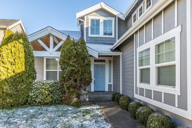 Foto del edificio - Spacious 4-Bedroom Haven in Kent with 2.5 Bathrooms and 2,570 Sq Ft of Comfort!