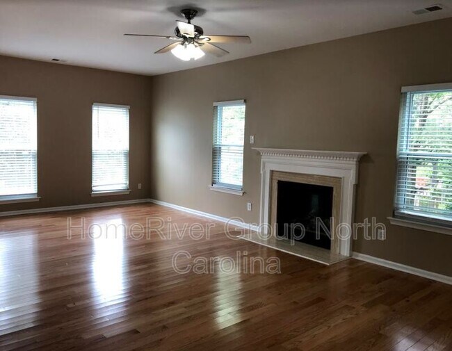 Building Photo - 13735 Bluffton Ct
