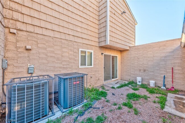 Building Photo - 5138 Greene Ln