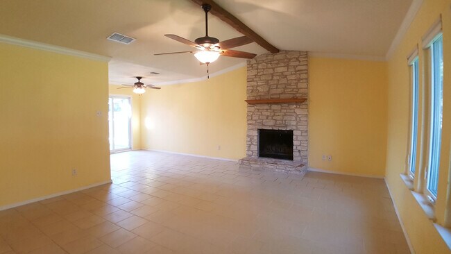 Foto del edificio - Kick Back in Comfort – 3 Bed, 2 Bath in Ch...