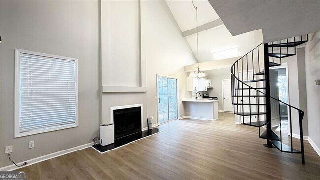 Foto del edificio - 2644 St Charles Ln NW