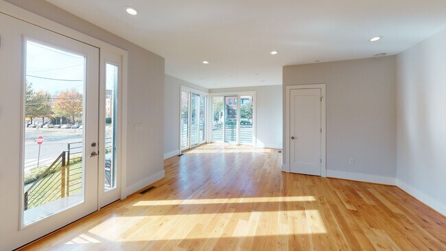 Foto del edificio - 3801 New Hampshire Ave NW