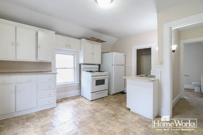 Building Photo - 2112 1/2 Miami St
